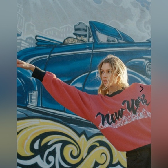 Rvca X Stella Maxwell red New York NYC Skyline Graphic Sweater size small new - Picture 16 of 16